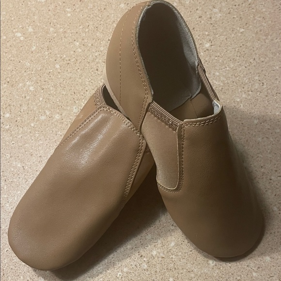 Kids Tan Jazz Shoes - Picture 6 of 6